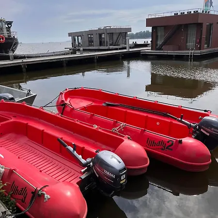 بوتيل Houseboat Isola