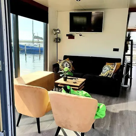 Hotel en barco Houseboat Isola